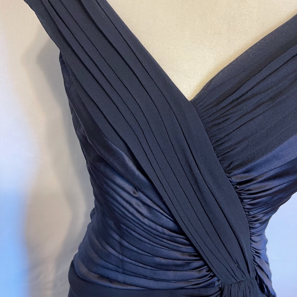 Tadashi Navy Silk Satin/Chiffon Lined Gown Size 6 black New - Picture 5 of 9